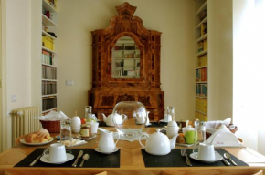 Отель La Casa di Boz B&B  Нуоро
